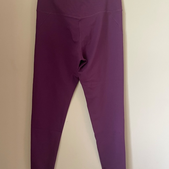 GIRLFRIEND COLLECTIVE MATCHING TOP AND LEGGINGS SET - Picture 3 of 10